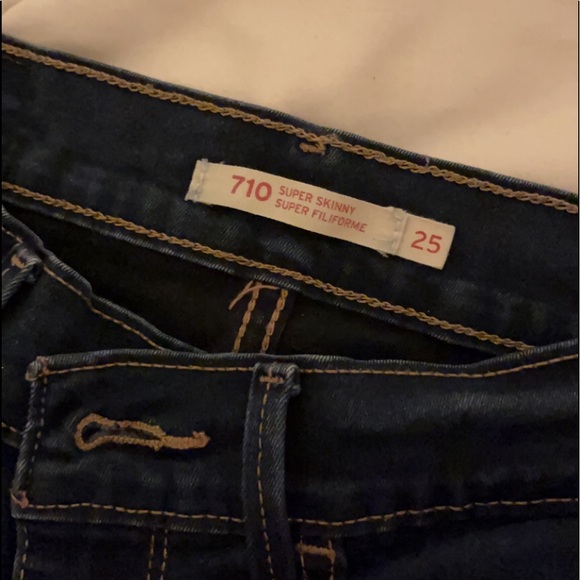710 Levi’s Super Skinny - Picture 2 of 2